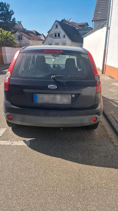 Gebraucht Ford Fiesta 60 PS (44 kW) 2006 Blau Kleinwagen