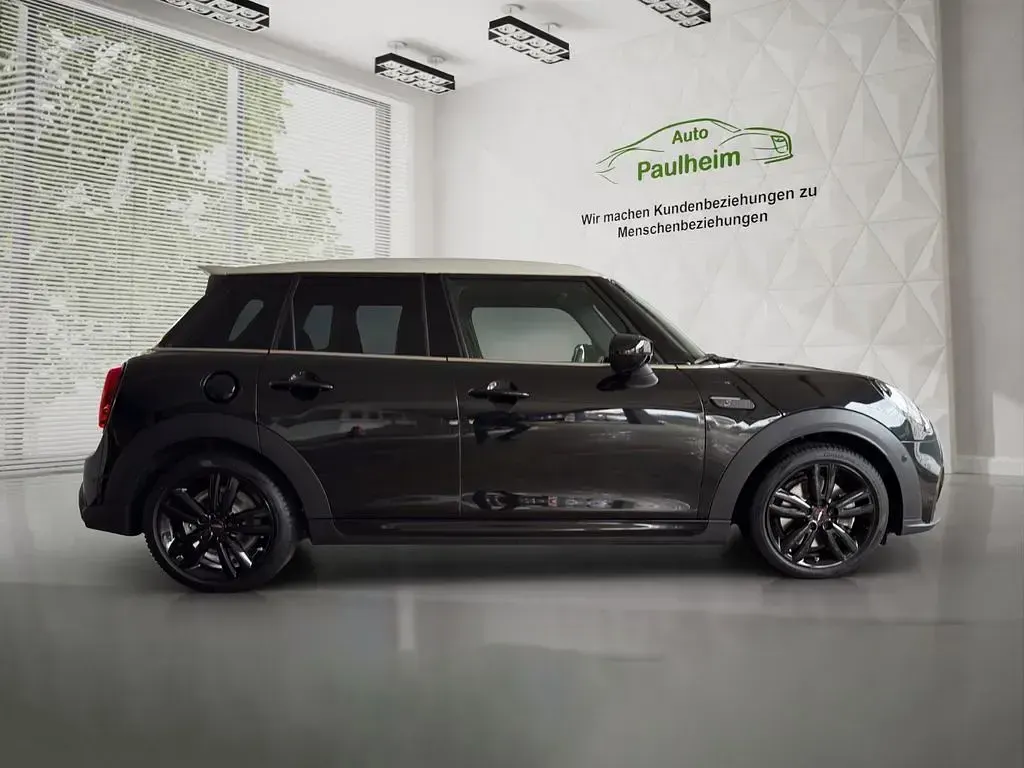 Używany Mini John Cooper Works 178 KM (130 kW) 2024 Czarny Hatchback