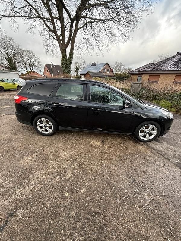 Gebraucht Ford Focus 101 PS (74 kW) 2013 Schwarz Kombi
