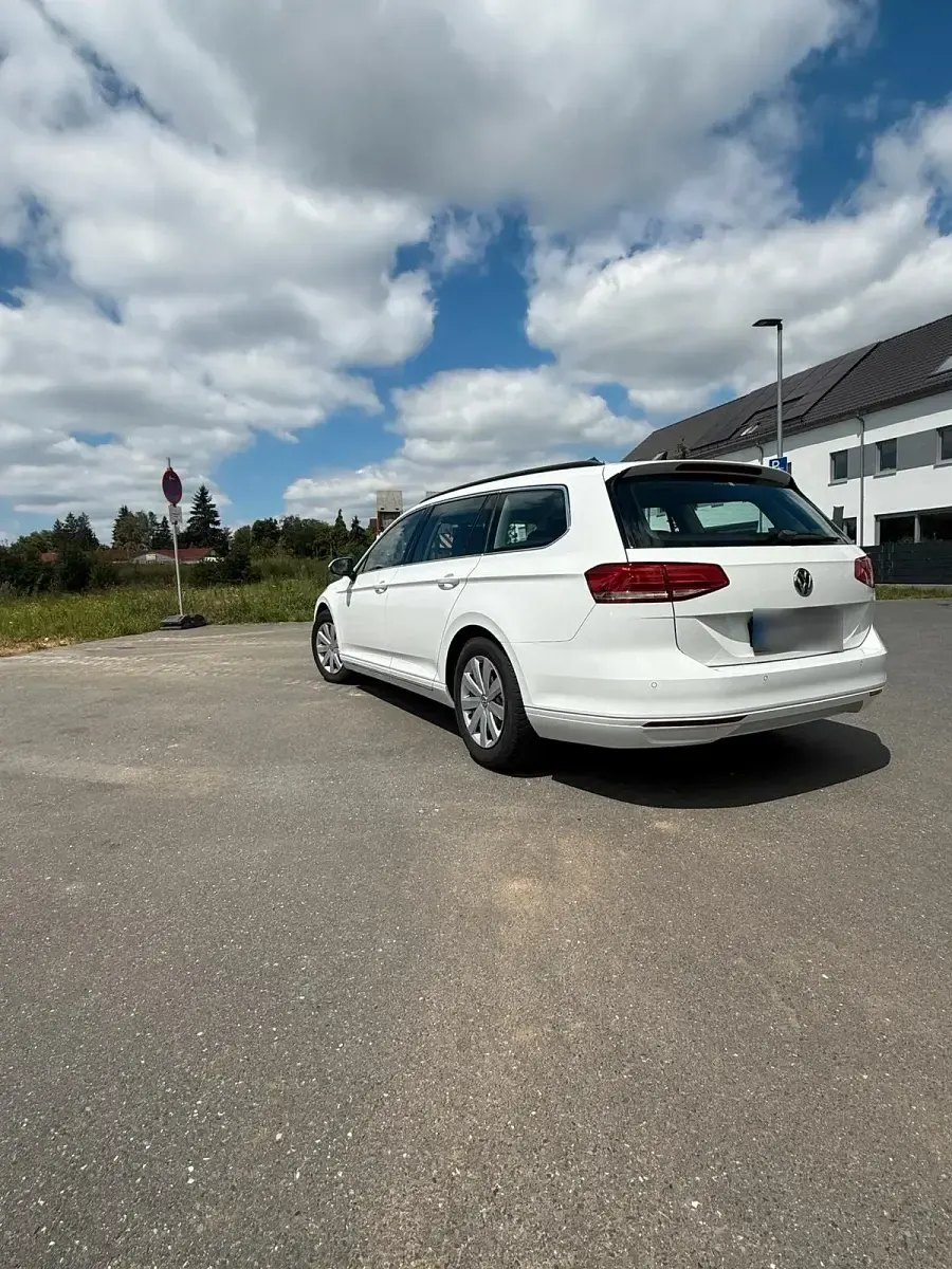 Gebraucht VW Passat 150 PS (110 kW) 2016 Weiß Kombi
