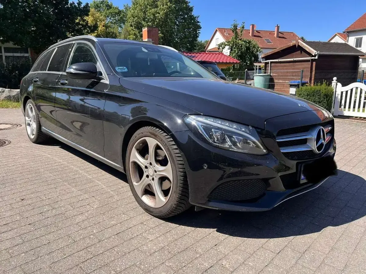 Gebraucht Mercedes C180 156 PS (114 kW) 2018 Schwarz  unilack Kombi