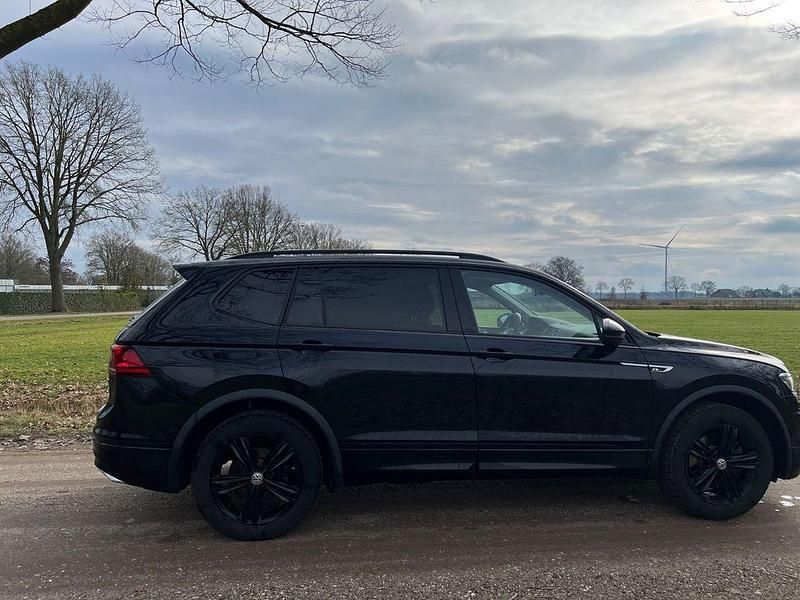 Gebraucht VW Tiguan Allspace R-line 200 PS (147 kW) 2021 Schwarz SUV