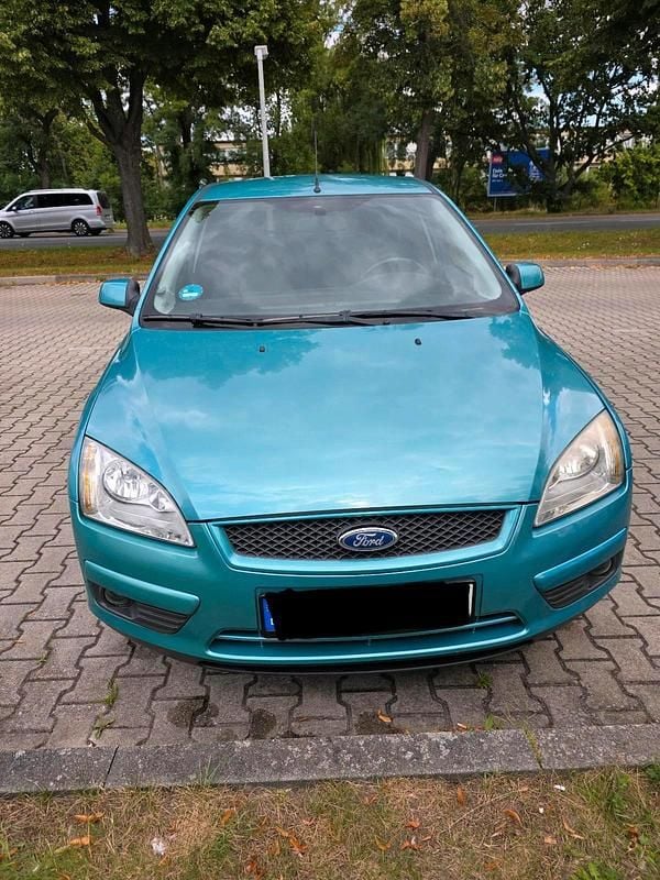 Grün Gebraucht 2007 Ford Focus Limousine | 1.400 € (Guter Preis) - Bild 1/4