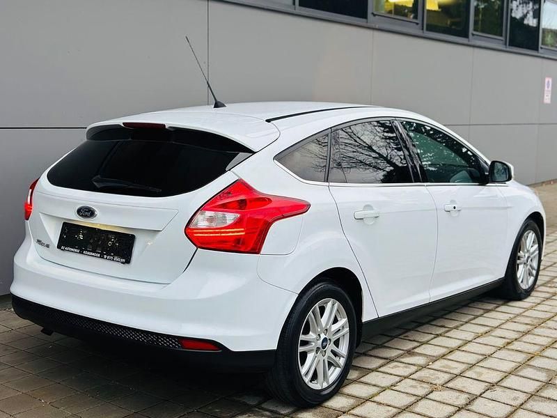 Gebraucht Ford Focus Titanium 116 PS (85 kW) 2012 Weiß Limousine