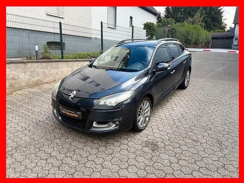 Grau Gebraucht 2012 Renault Mégane III Limousine | 3.649 € (Fairer Preis) - Bild 1/4