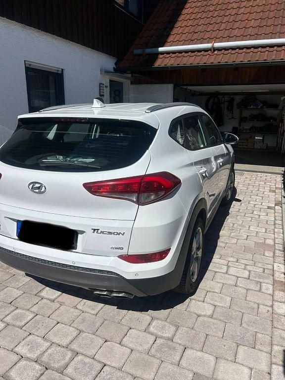 Gebraucht Hyundai Tucson 177 PS (130 kW) 2016 Weiß SUV