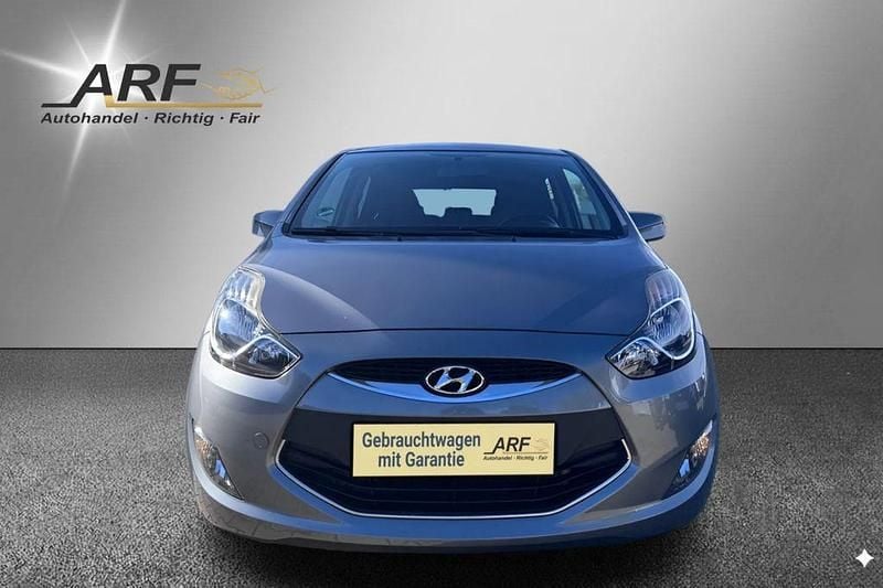 Gebraucht Hyundai ix20 Comfort 125 PS (91 kW) 2013 Grau Kleinwagen