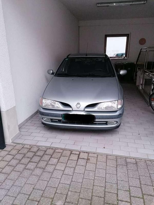 Gebraucht 1999 Renault Mégane Limousine | 990 € (Guter Preis) - Bild 1/4