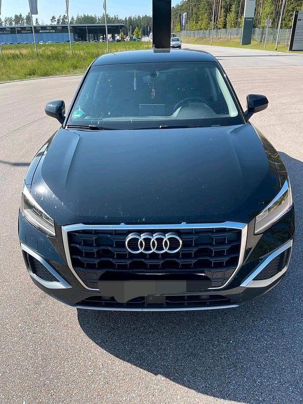 Schwarz Gebraucht 2021 Audi Q2 Advanced SUV | 25.900 € (Teuer) - Bild 1/4