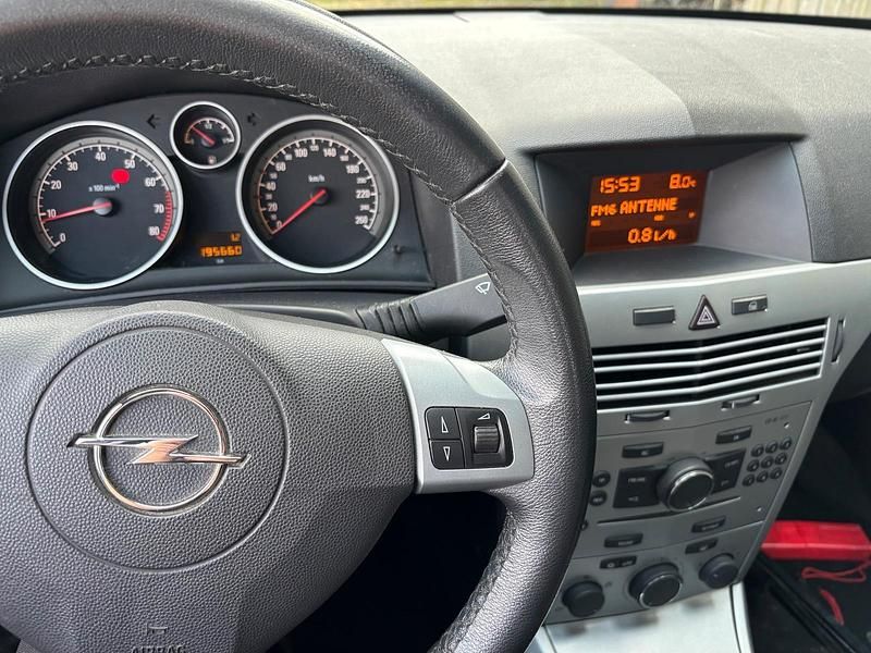 Gebraucht Opel Astra 90 PS (66 kW) 2009 Schwarz Limousine