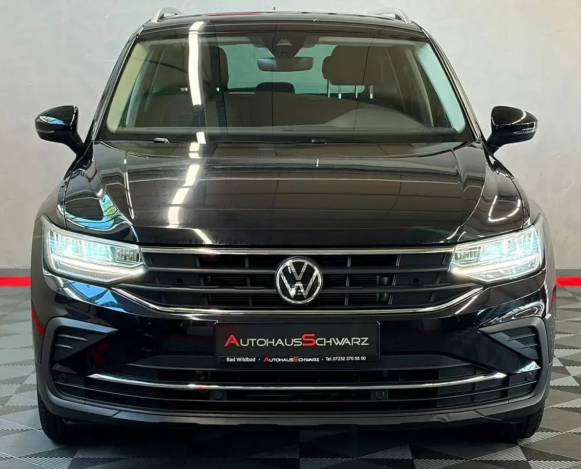 Gebraucht VW Tiguan United 150 PS (110 kW) 2020 Deep black perleffekt SUV