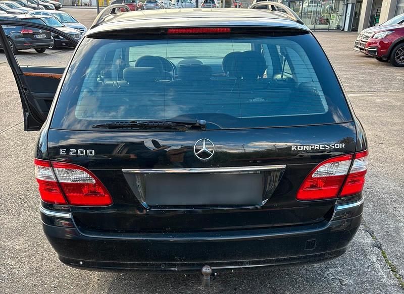 Gebraucht Mercedes E200 163 PS (119 kW) 2005 Schwarz Kombi