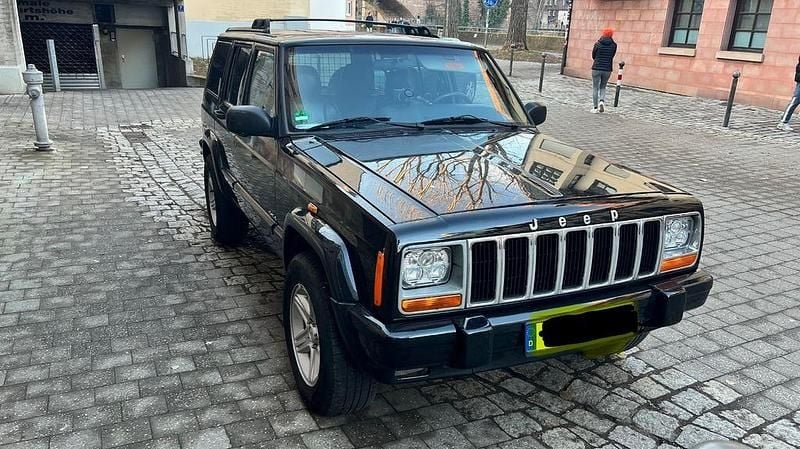 Schwarz Gebraucht 1999 Jeep Cherokee SUV | 10.700 € (Fairer Preis) - Bild 1/4