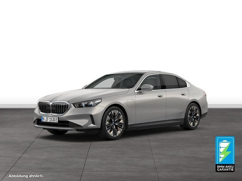 Gebraucht BMW 550e 489 PS (359 kW) 2024 Grau Limousine