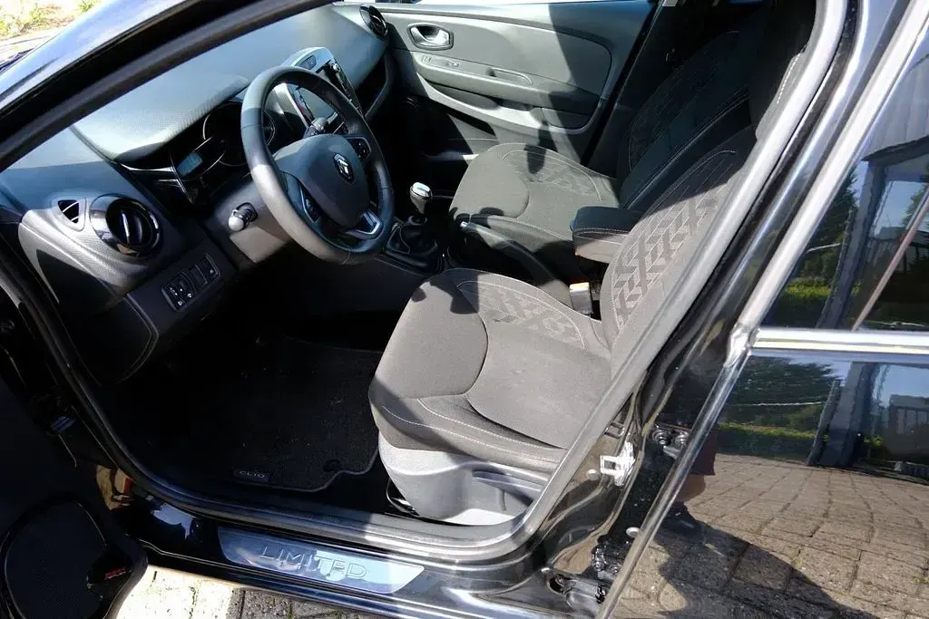 Gebraucht Renault Clio LIMITED 90 PS (66 kW) 2019 Schwarz Kombi