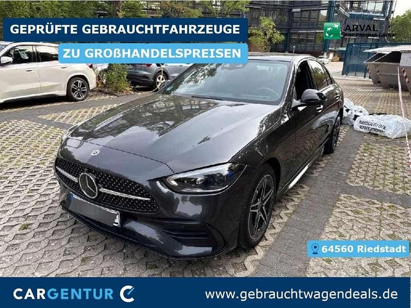 Olivgruen matt Gebraucht 2023 Mercedes C300e AMG line Limousine | 41.290 € (Fairer Preis) - Bild 1/2
