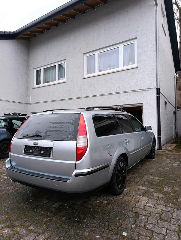 Gebraucht Ford Mondeo 125 PS (91 kW) 2005 Silber Kombi