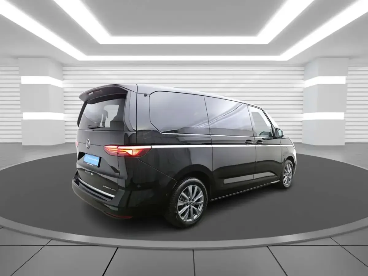Gebraucht VW Multivan Style 245 PS (180 kW) 2025 Deep black perleffekt, pearl effect Van / Kleinbus