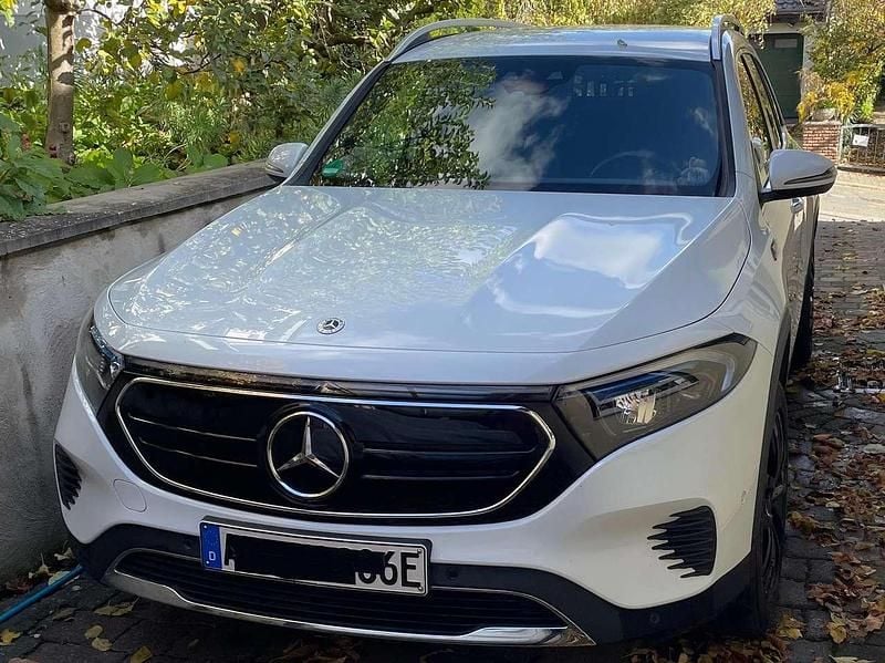 Weiß Gebraucht 2022 Mercedes EQB300 Progressive SUV | 28.450 € (Superpreis) - Bild 1/4