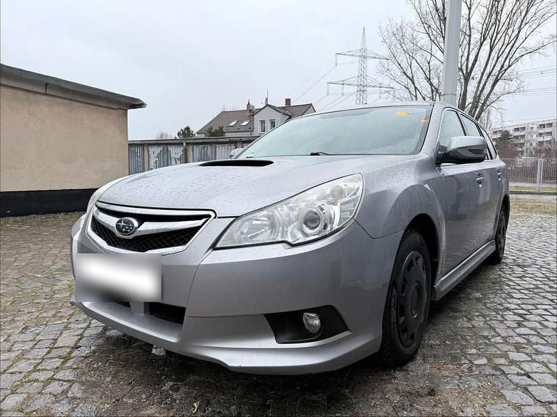 Gebraucht Subaru Legacy 150 PS (110 kW) 2010 Silber Kombi