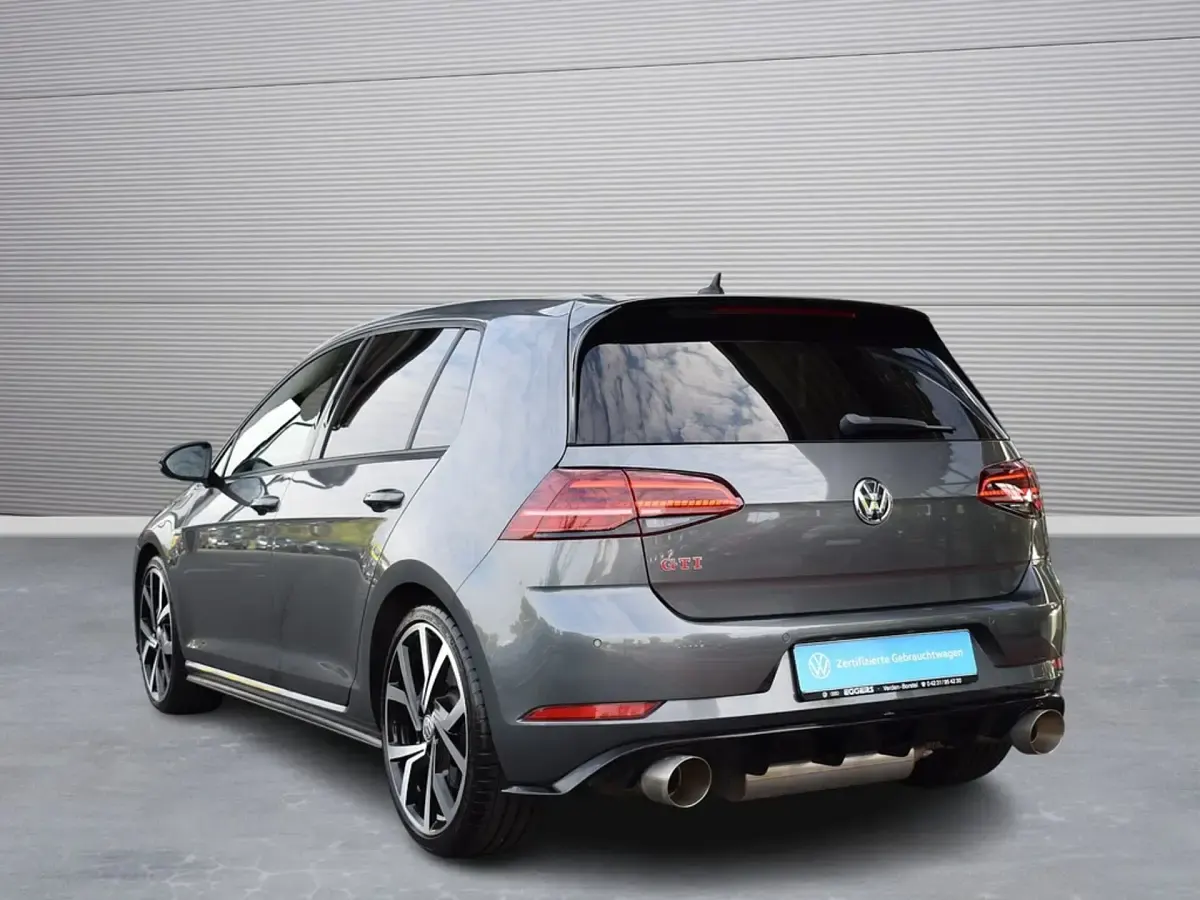 Gebraucht VW Golf VII GTI 245 PS (180 kW) 2019 Grau Limousine