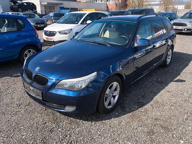 Gebraucht BMW 525 Shadowline 197 PS (144 kW) 2009 Blau Kombi