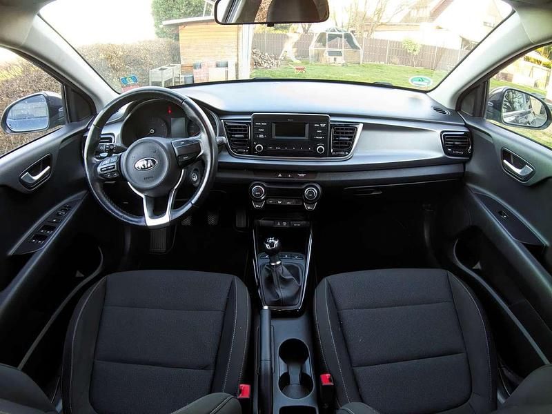 Gebraucht Kia Rio DREAM-TEAM Edition 84 PS (61 kW) 2017 Grau Limousine