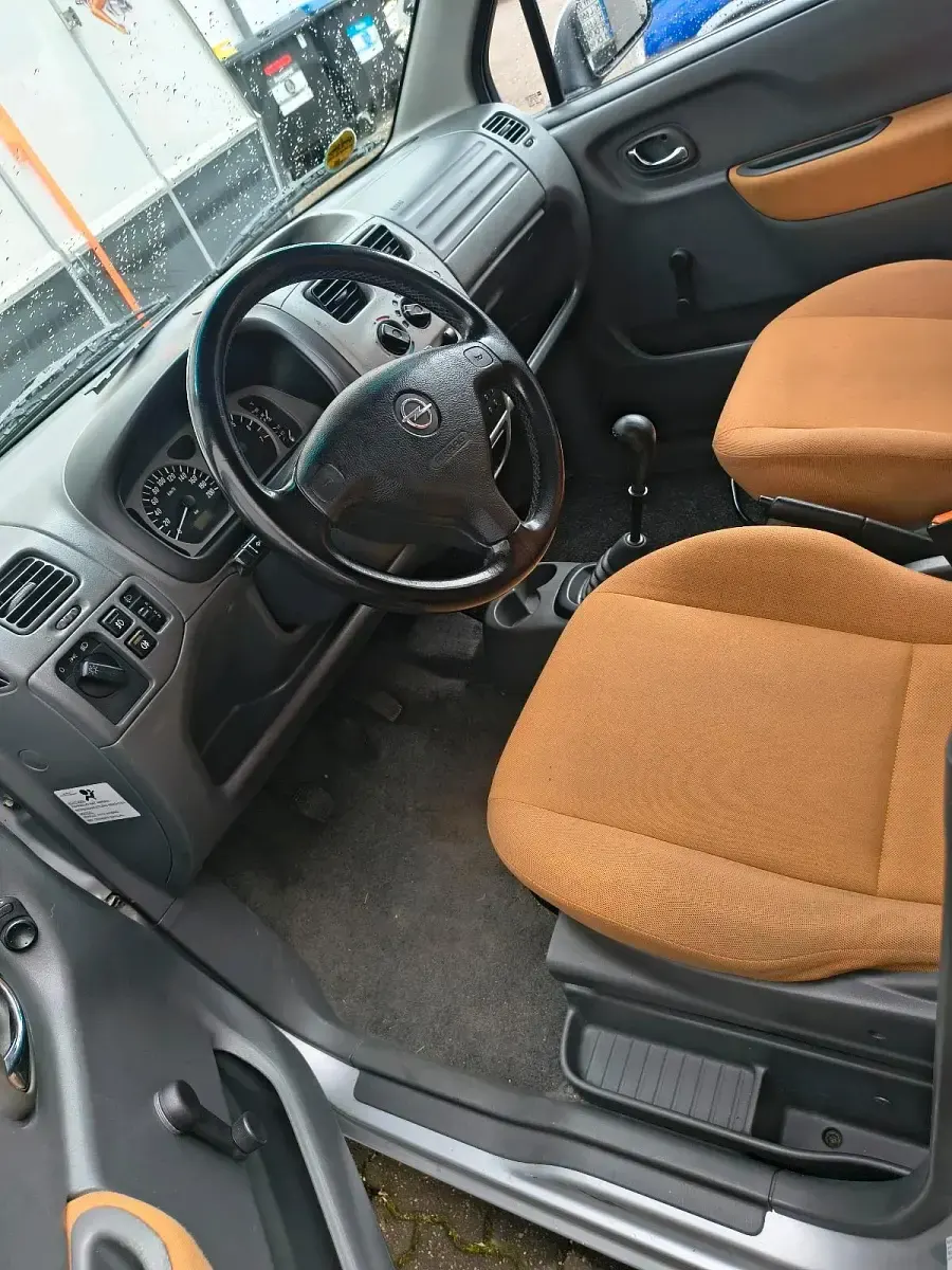 Gebraucht Opel Agila Njoy 75 PS (55 kW) 2002 Silber Van / Kleinbus