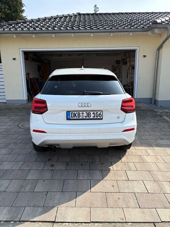 Gebraucht Audi Q2 Sport 116 PS (85 kW) 2017 Weiß SUV
