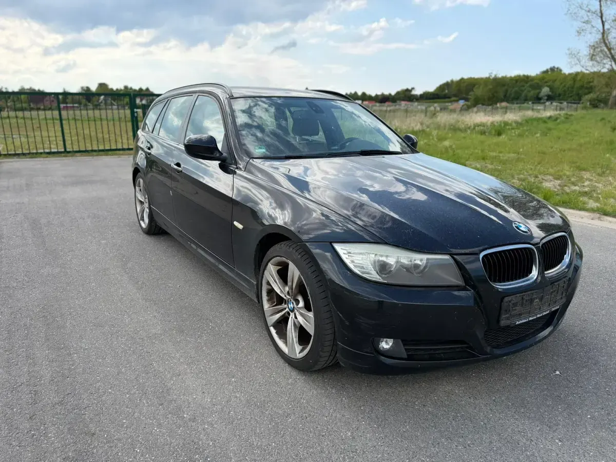 Gebraucht BMW 320 M Sport 202 PS (148 kW) 2011 Kombi