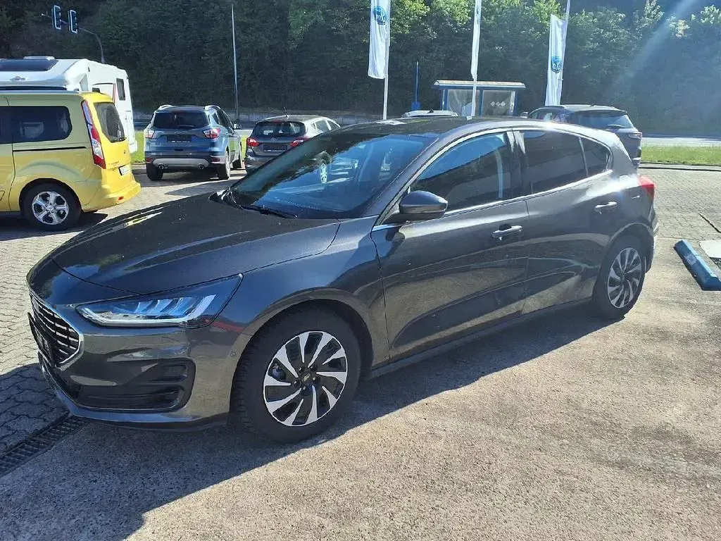 Gebraucht Ford Focus Titanium 125 PS (91 kW) 2022 Grau Limousine