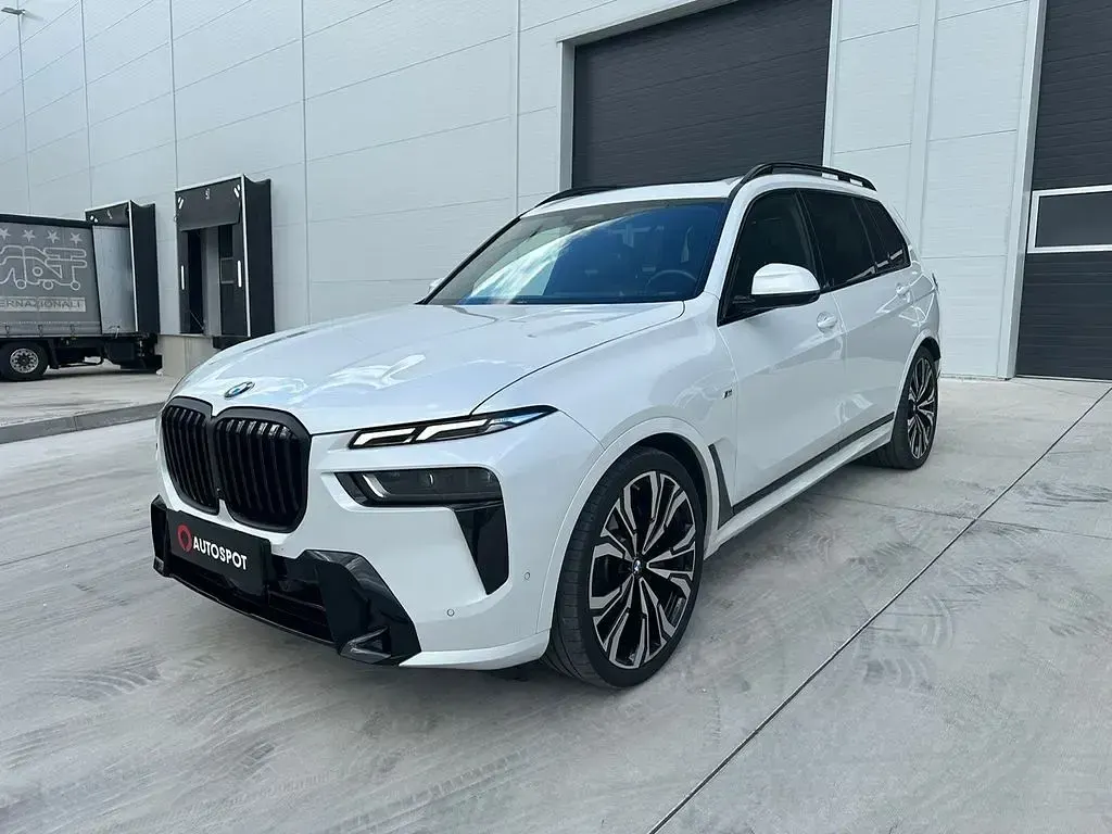 Gebraucht BMW X7 Sport Line 352 PS (258 kW) 2024 Weiß SUV