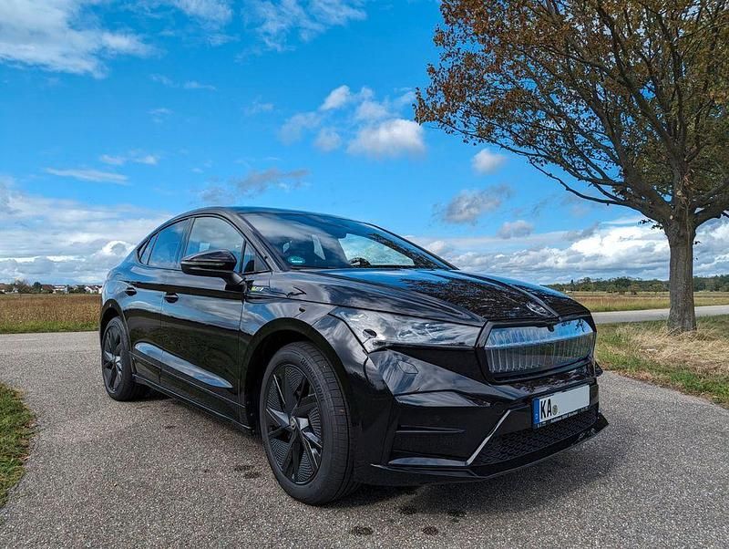 Schwarz Gebraucht 2022 Skoda Enyaq iV RS SUV | 38.800 € (Guter Preis) - Bild 1/4