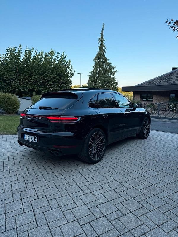 Gebraucht Porsche Macan 245 PS (180 kW) 2021 Schwarz SUV