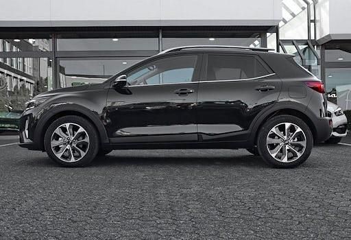 Neu Kia Stonic Spirit 100 PS (73 kW) 2025 Schwarz SUV