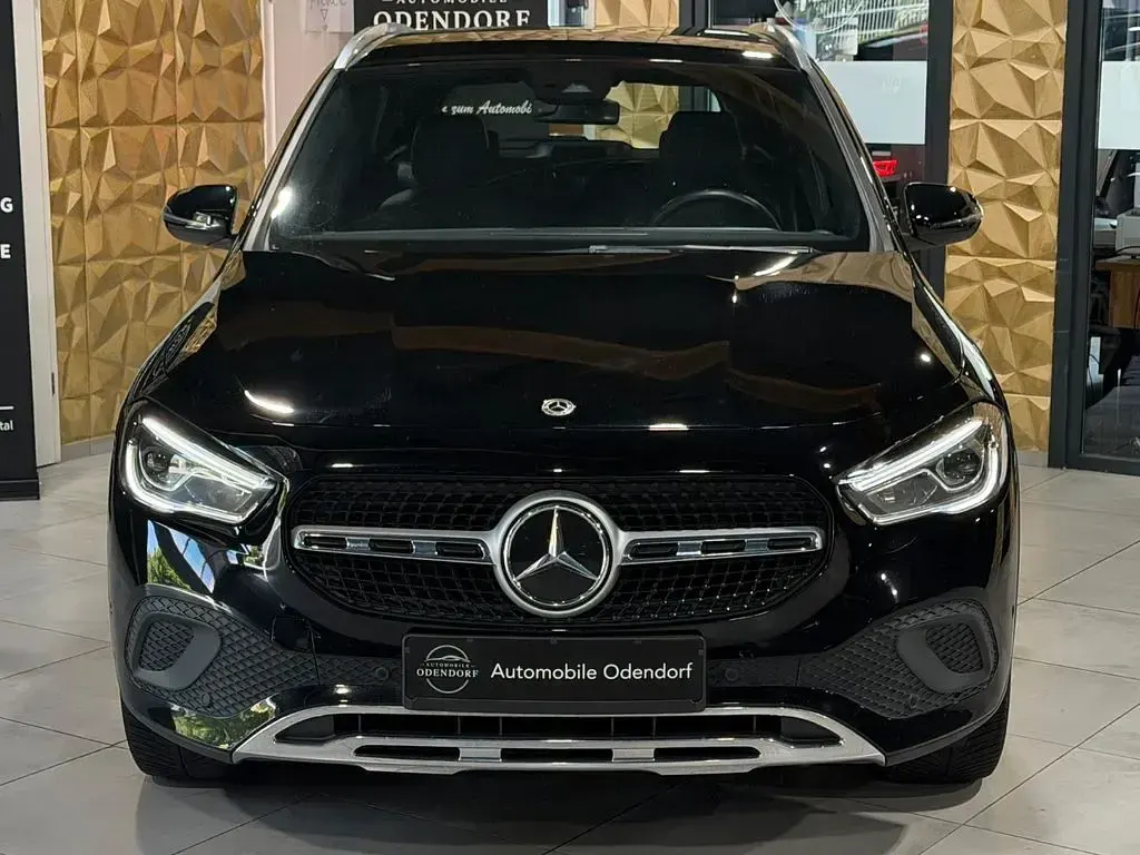 Gebraucht Mercedes GLA200 150 PS (110 kW) 2023 Schwarz SUV