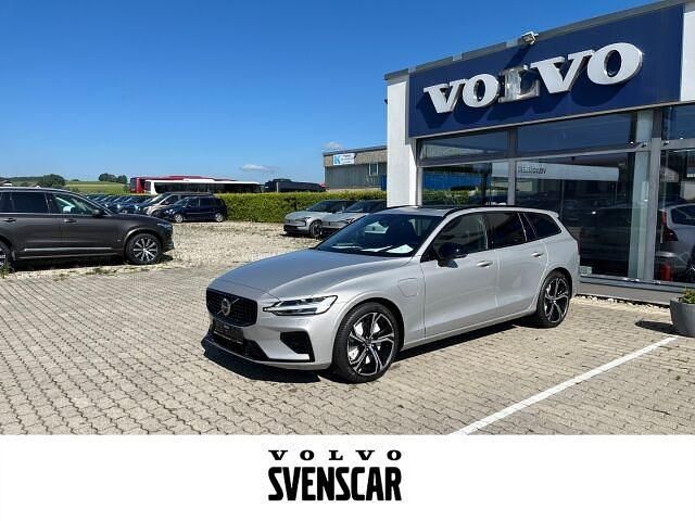 Gebraucht Volvo V60 Plus 398 PS (292 kW) 2024 Silver dawn / metallic Kombi