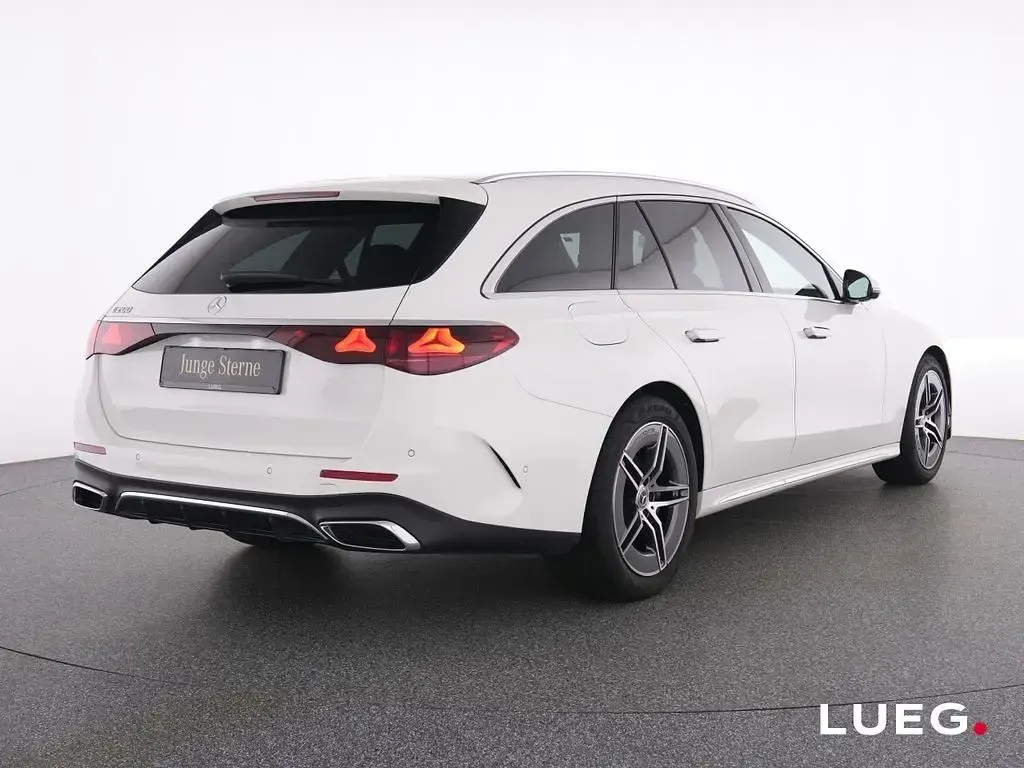 Usado Mercedes E200 AMG 204 CV (150 kW) 2025 Blanco Berlina