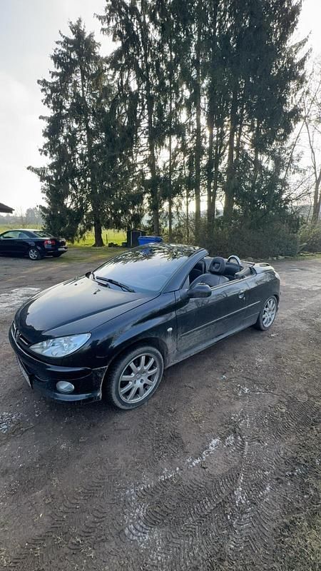 Schwarz Gebraucht 2005 Peugeot 206 CC Cabrio | 600 € - Bild 1/2