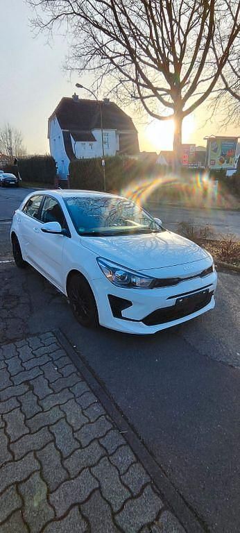 Gebraucht Kia Rio Vision 84 PS (61 kW) 2022 Weiß Limousine