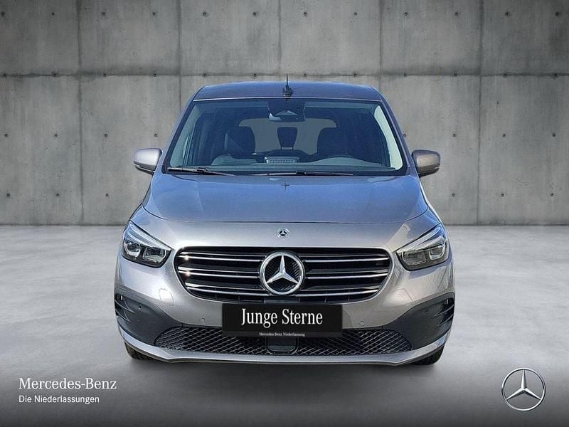 Gebraucht Mercedes T180 Progressive 131 PS (96 kW) 2025 Grau Van / Kleinbus
