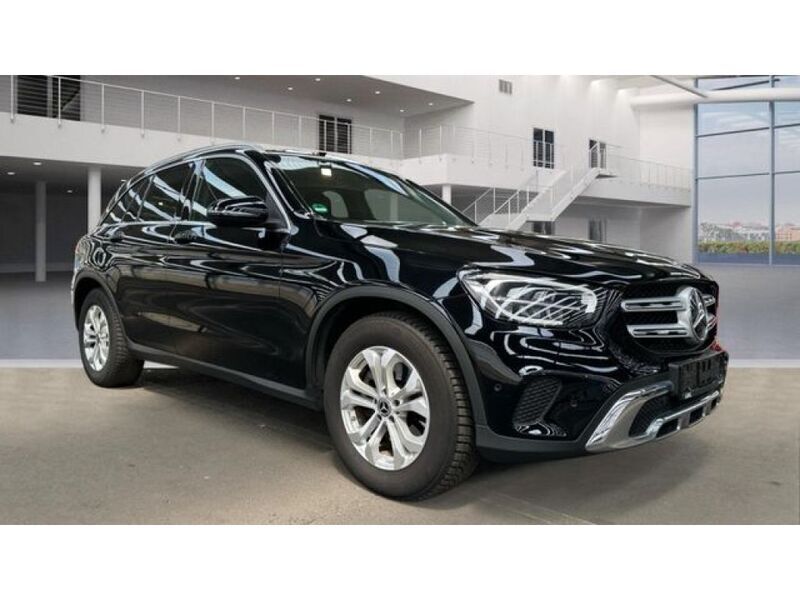Ung. schwarz unilack Gebraucht 2021 Mercedes 200 Exclusive SUV | 26.450 € (Guter Preis) - Bild 1/3