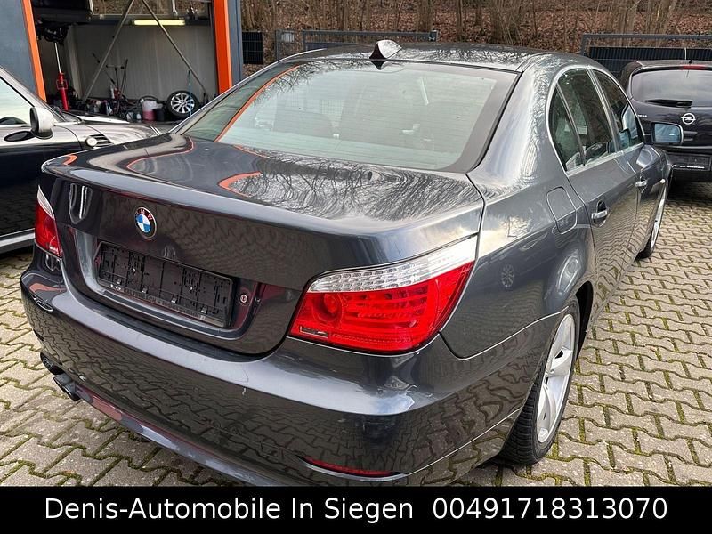 Gebraucht BMW 523 Advantage 190 PS (139 kW) 2009 Grau Limousine