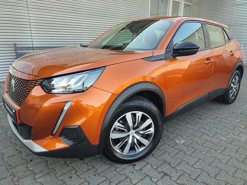 Gebraucht Peugeot e-2008 Active 100 kW (136 PS) 2023 Orange SUV