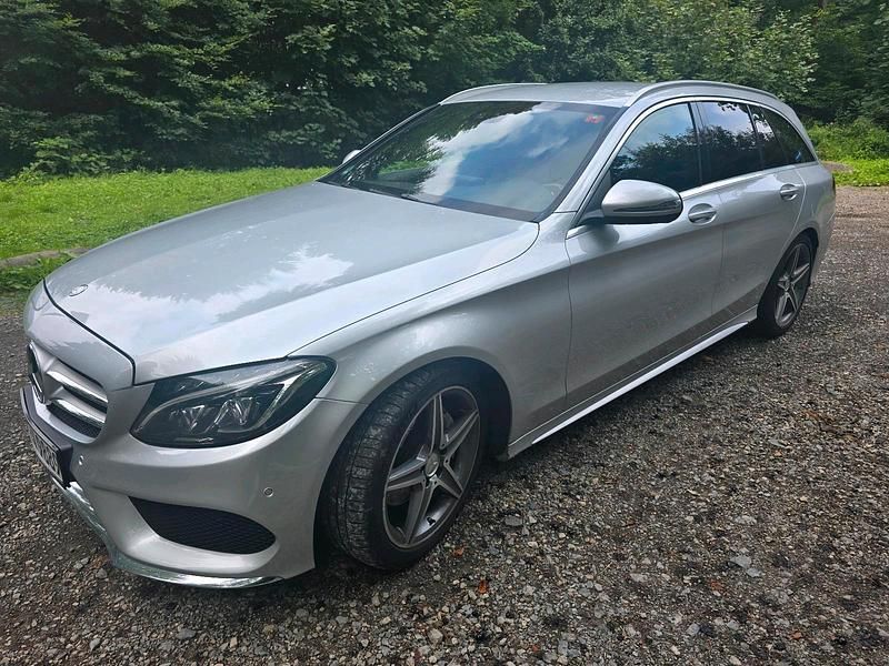 Grau Gebraucht 2017 Mercedes C220 AMG Kombi | 16.800 € (Fairer Preis) - Bild 1/4