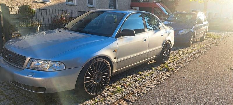 Usata Audi A4 Performance 193 CV (141 kW) 1997 Argento Berlina