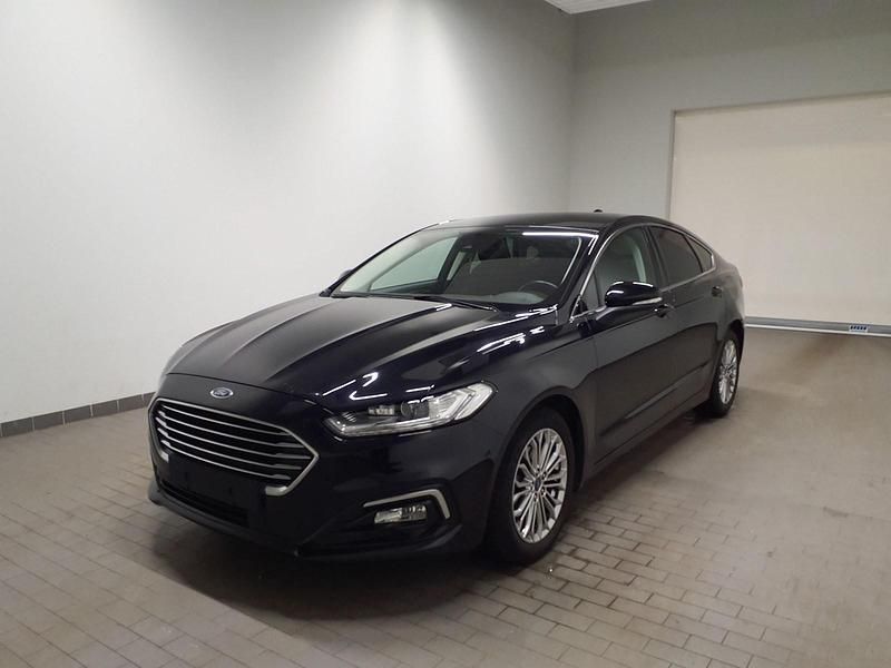 Gebraucht Ford Mondeo 150 PS (110 kW) 2022 Schwarz Limousine