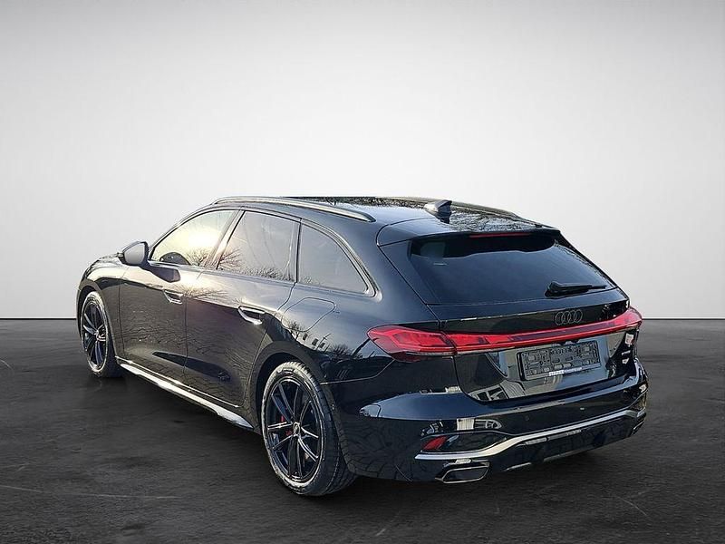 Neu Audi A5 Ambiente 367 PS (269 kW) 2025 Schwarz (mythosschwarz metallic) Kombi