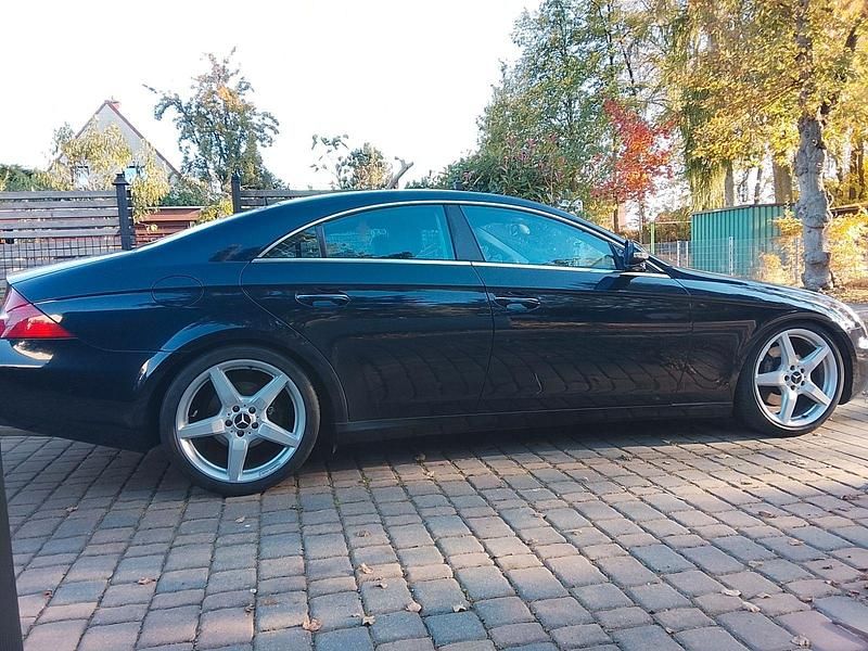 Blau Gebraucht 2005 Mercedes CLS500 Coupé | 7.500 € (Fairer Preis) - Bild 1/4