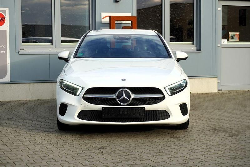 Gebraucht Mercedes A220 190 PS (139 kW) 2020 Weiß Limousine